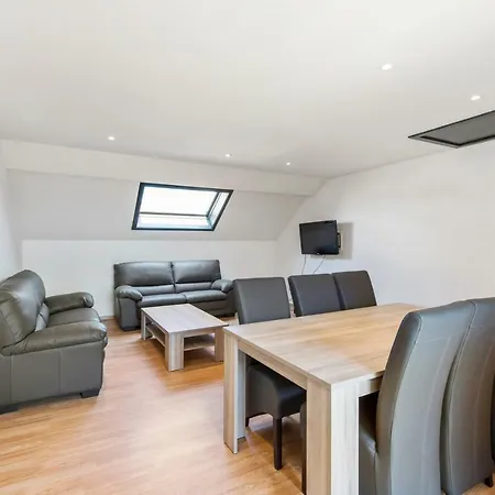 Apartament Within Walking Distance Of The Sea