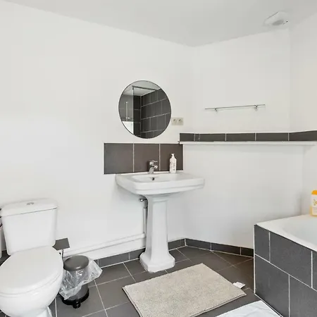 Apartament Within Walking Distance Of The Sea